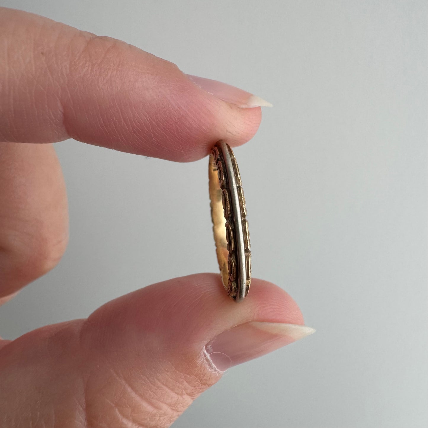 A N T I Q U E // art deco spaceship / 14k yellow and white gold patterned eternity band / size 5