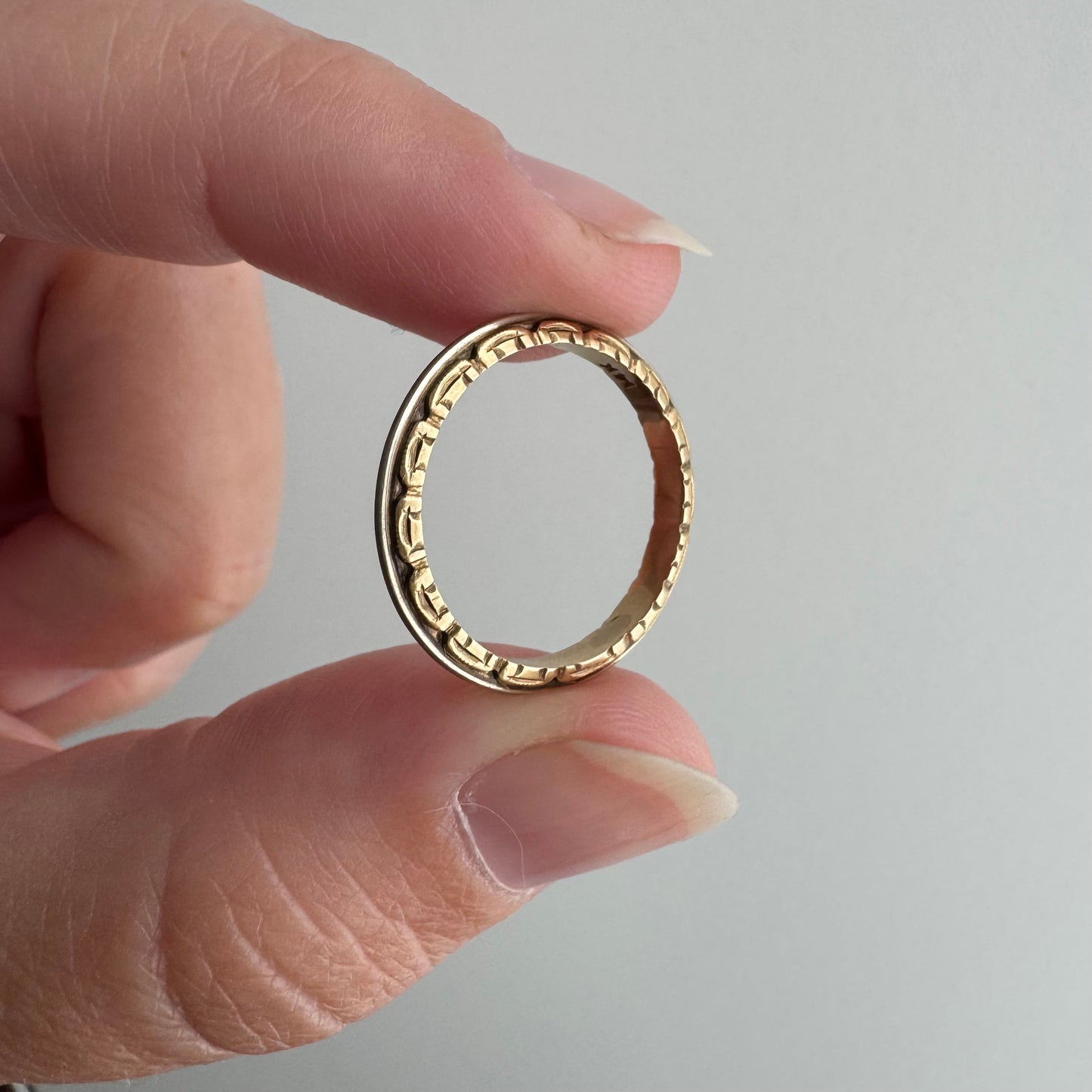 A N T I Q U E // art deco spaceship / 14k yellow and white gold patterned eternity band / size 5