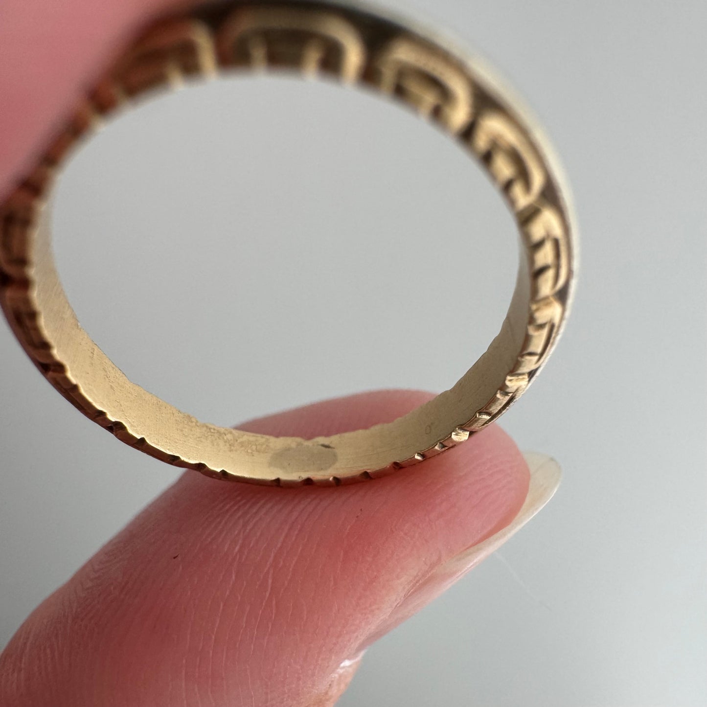 A N T I Q U E // art deco spaceship / 14k yellow and white gold patterned eternity band / size 5