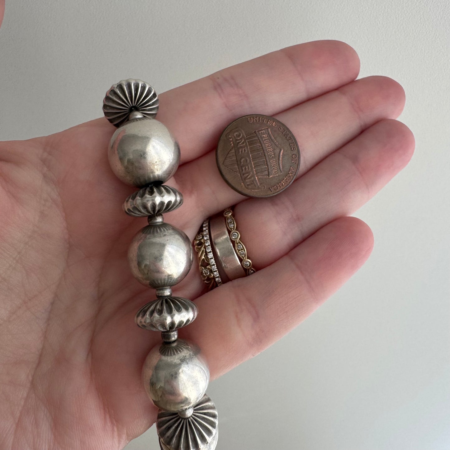 V I N T A G E // silver pearls and flowers / sterling silver graduated bead necklace / almost 16.5", 50.7g