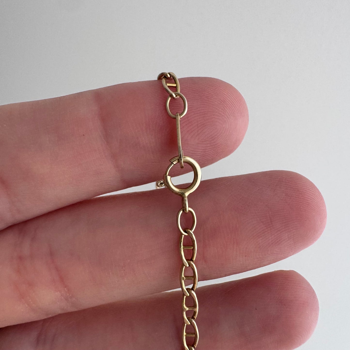 P R E - L O V E D // curb-like anchor / 10k yellow gold puffy flat dainty mariner anchor link chain / 20.5", 2.2g