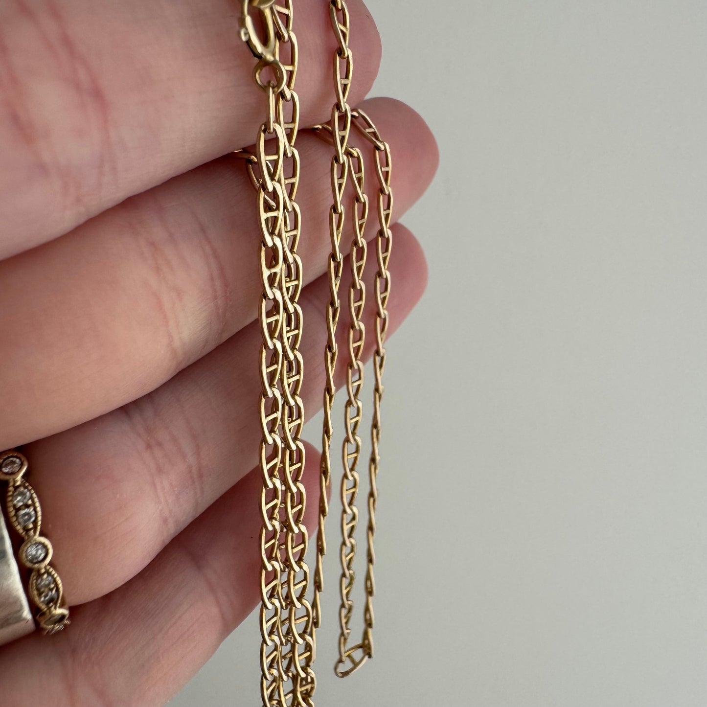 P R E - L O V E D // curb-like anchor / 10k yellow gold puffy flat dainty mariner anchor link chain / 20.5", 2.2g