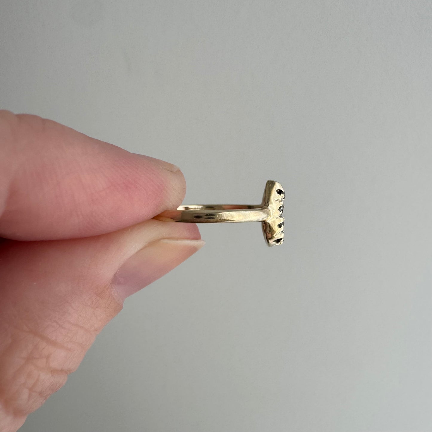 V I N T A G E // full of luck / 10k yellow gold horseshoe ring with diamonds / almost size 4.5