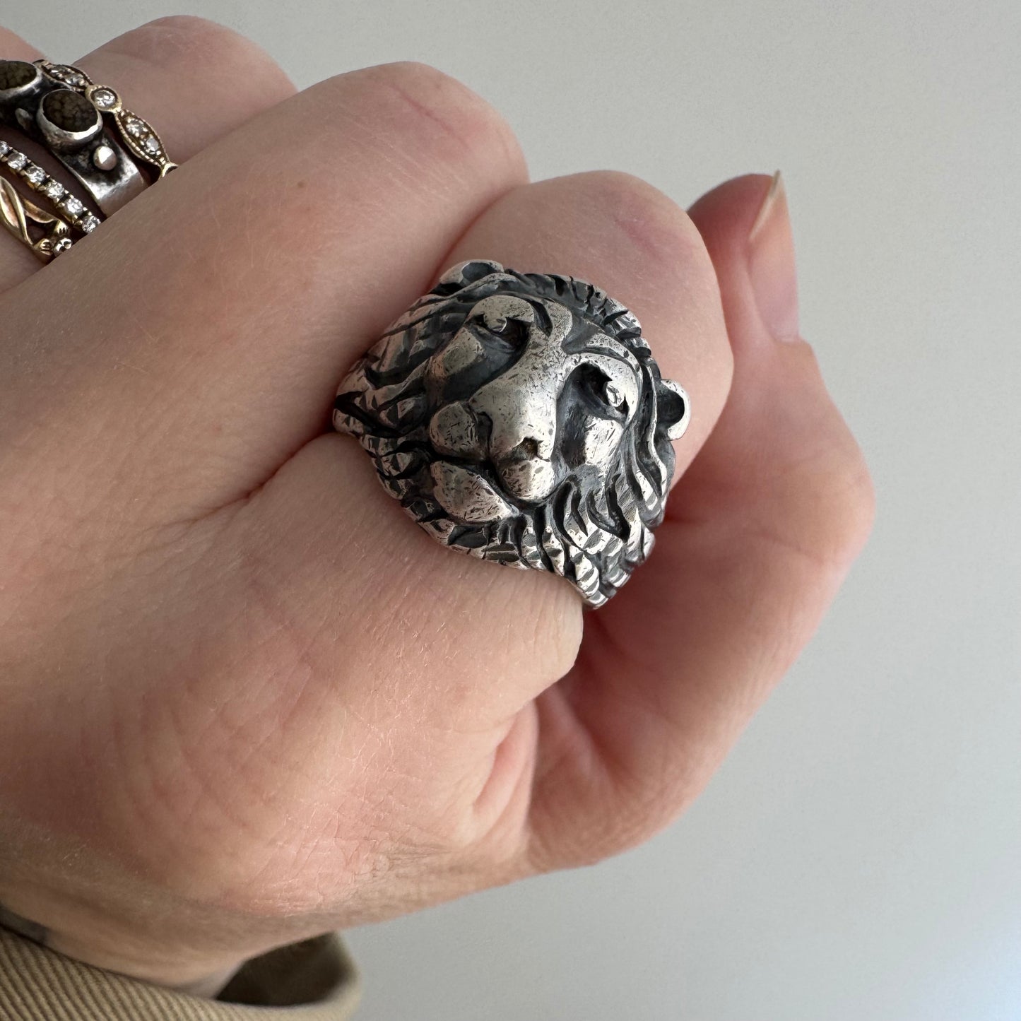 V I N T A G E // knowingness / sterling silver lion face ring / size 6.75+