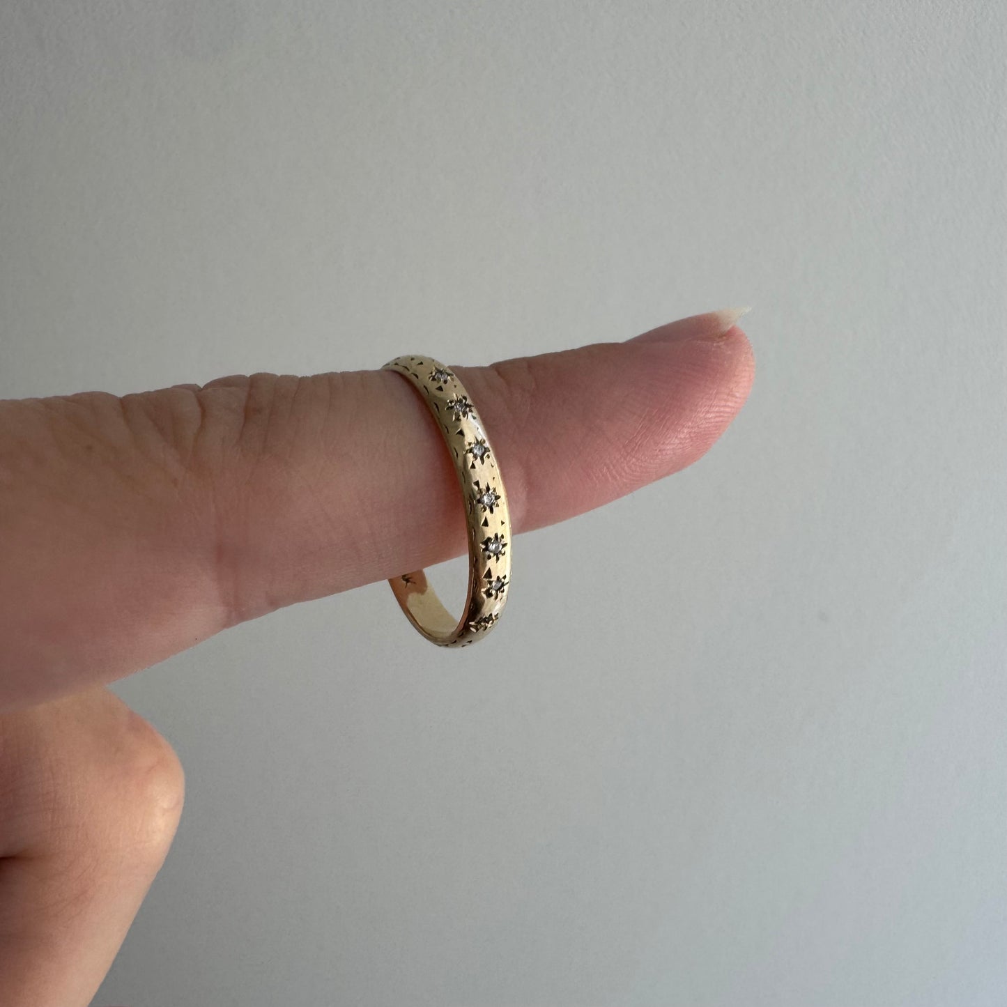 reimagined V I N T A G E // star story / 14k faded patterned band with seven new star-set diamonds / size 8.5