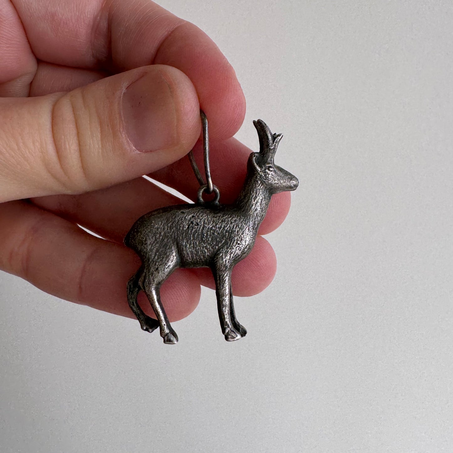 V I N T A G E // like a deer / sterling silver 3D deer-like animal / a pendant