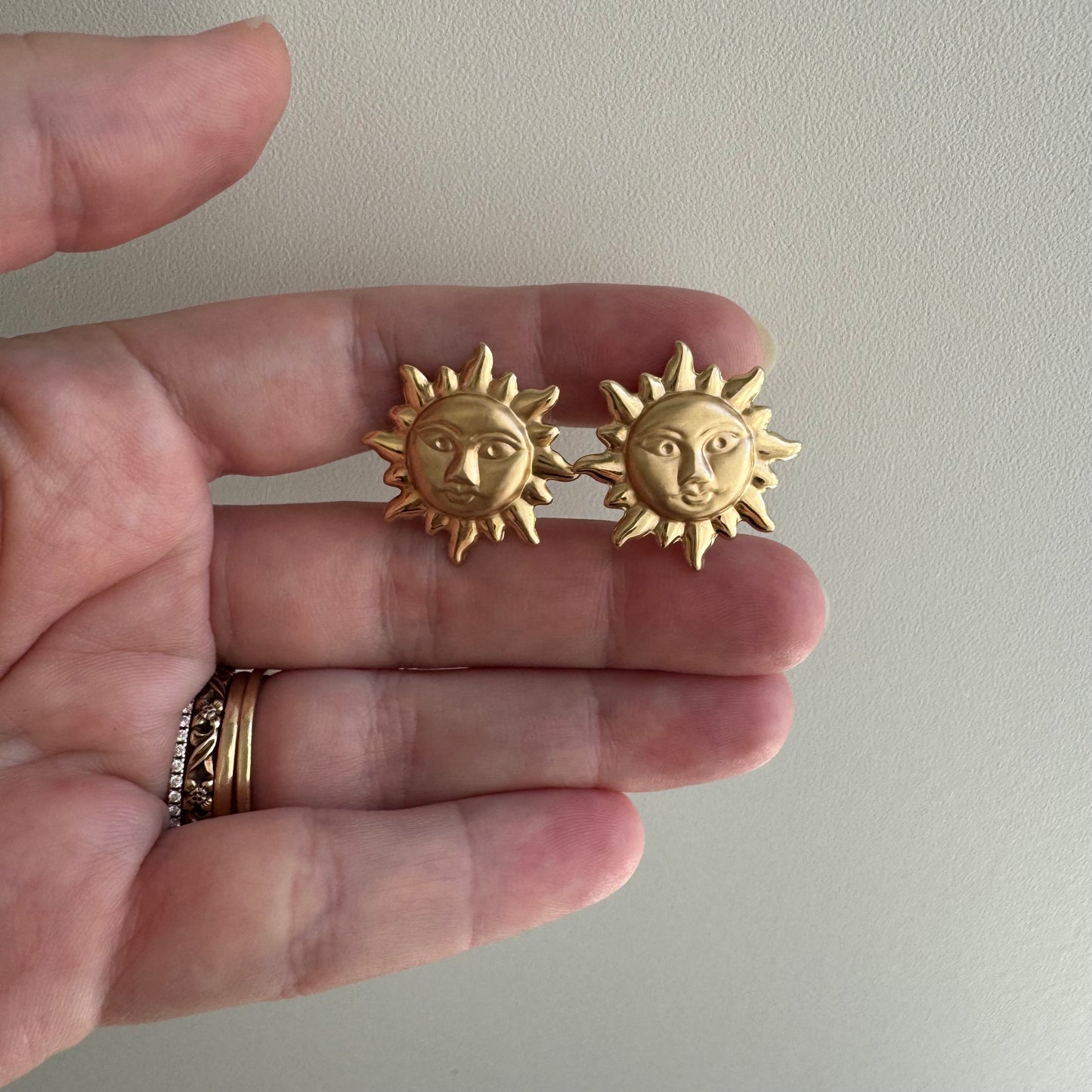 V I N T A G E // the star above / 14k latch back sun face post earrings