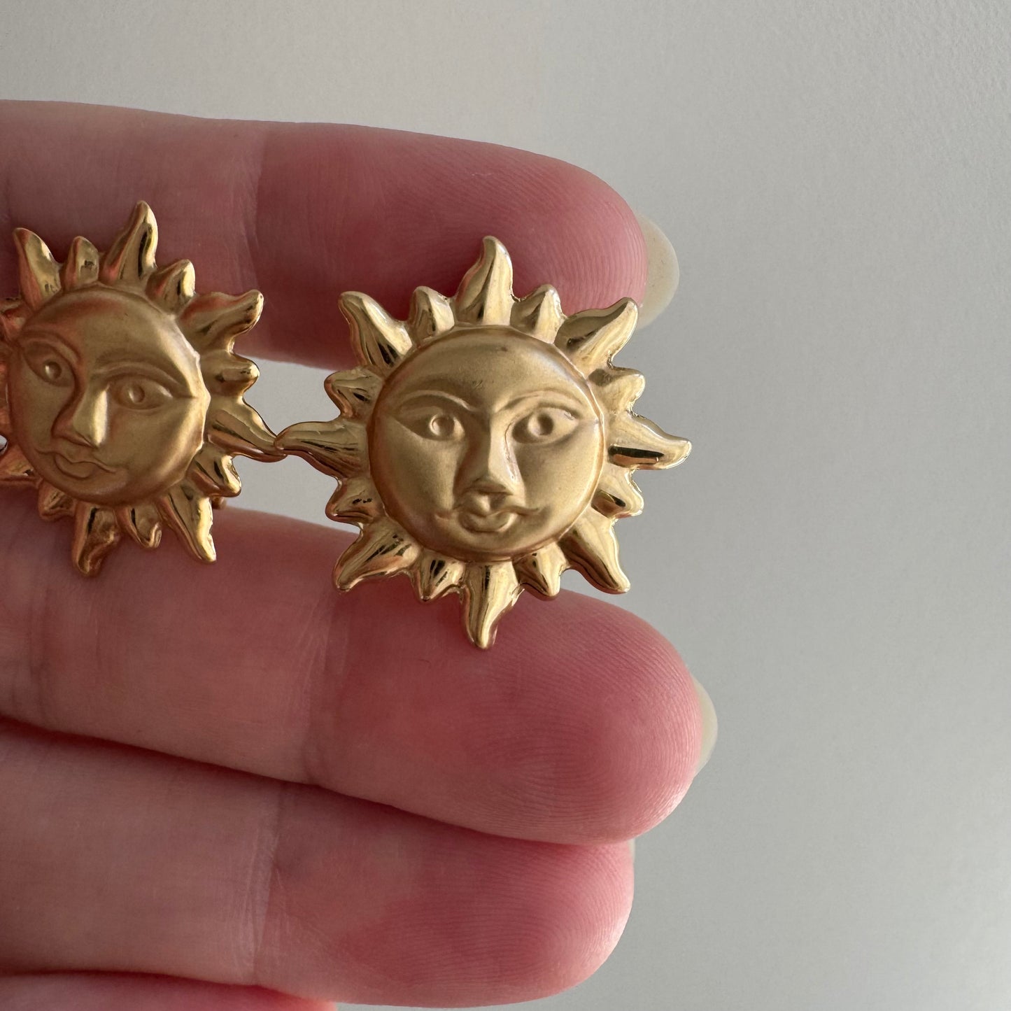V I N T A G E // the star above / 14k latch back sun face post earrings