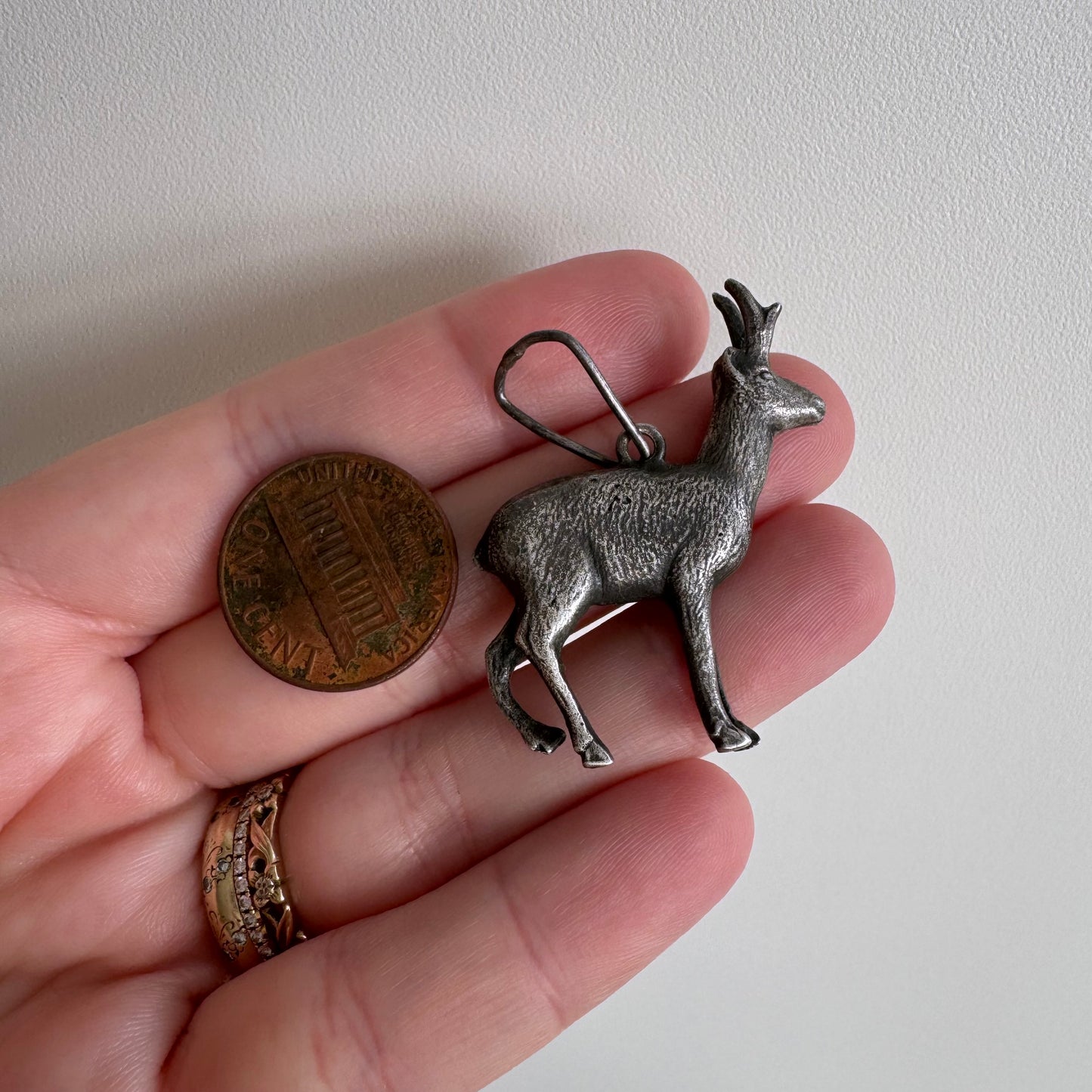 V I N T A G E // like a deer / sterling silver 3D deer-like animal / a pendant