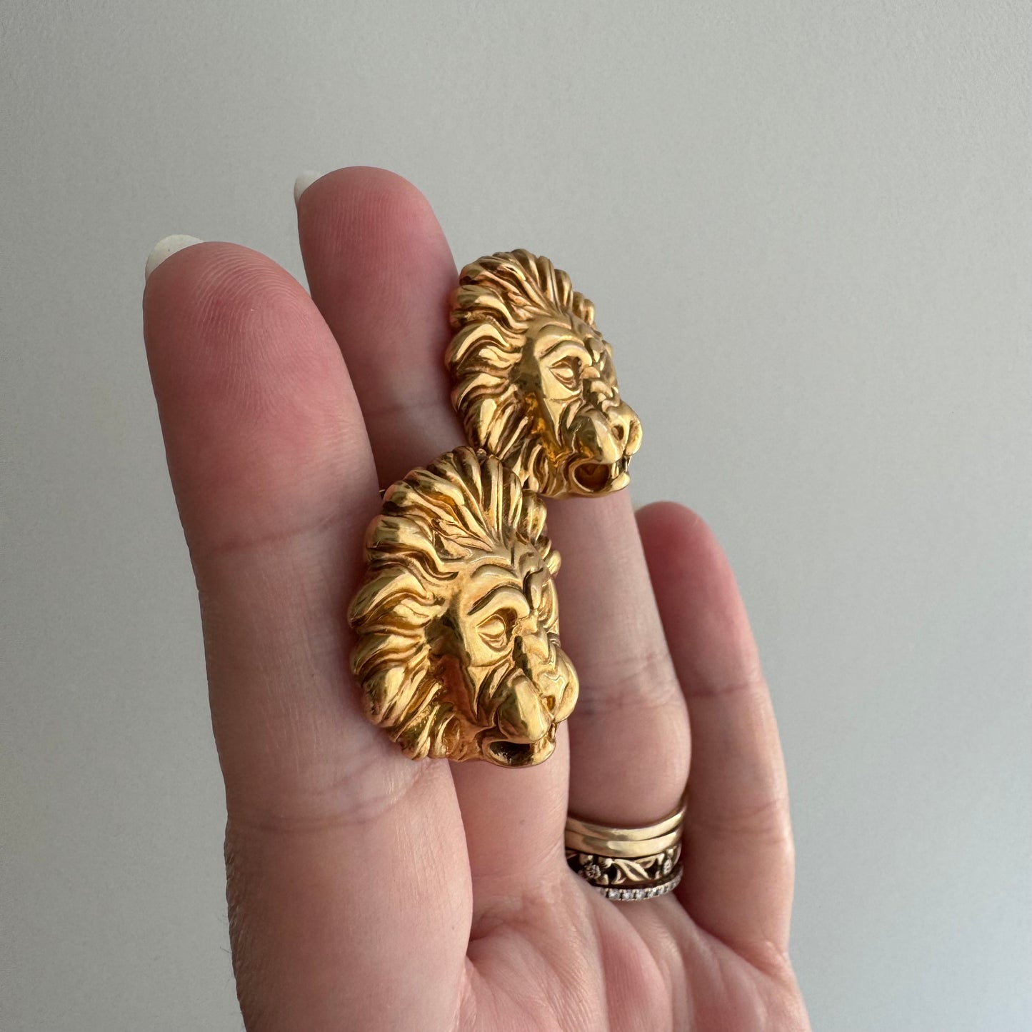 V I N T A G E // best beasts / 18k latch back lion face post statement earrings