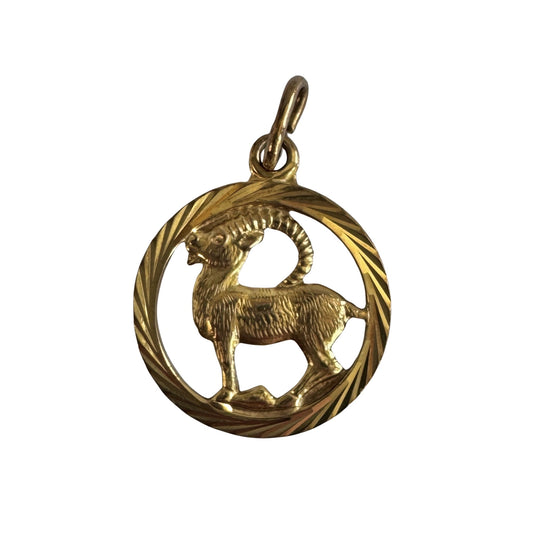 V I N T A G E // chin up / 8k 333 German yellow gold goat / a charm or pendant