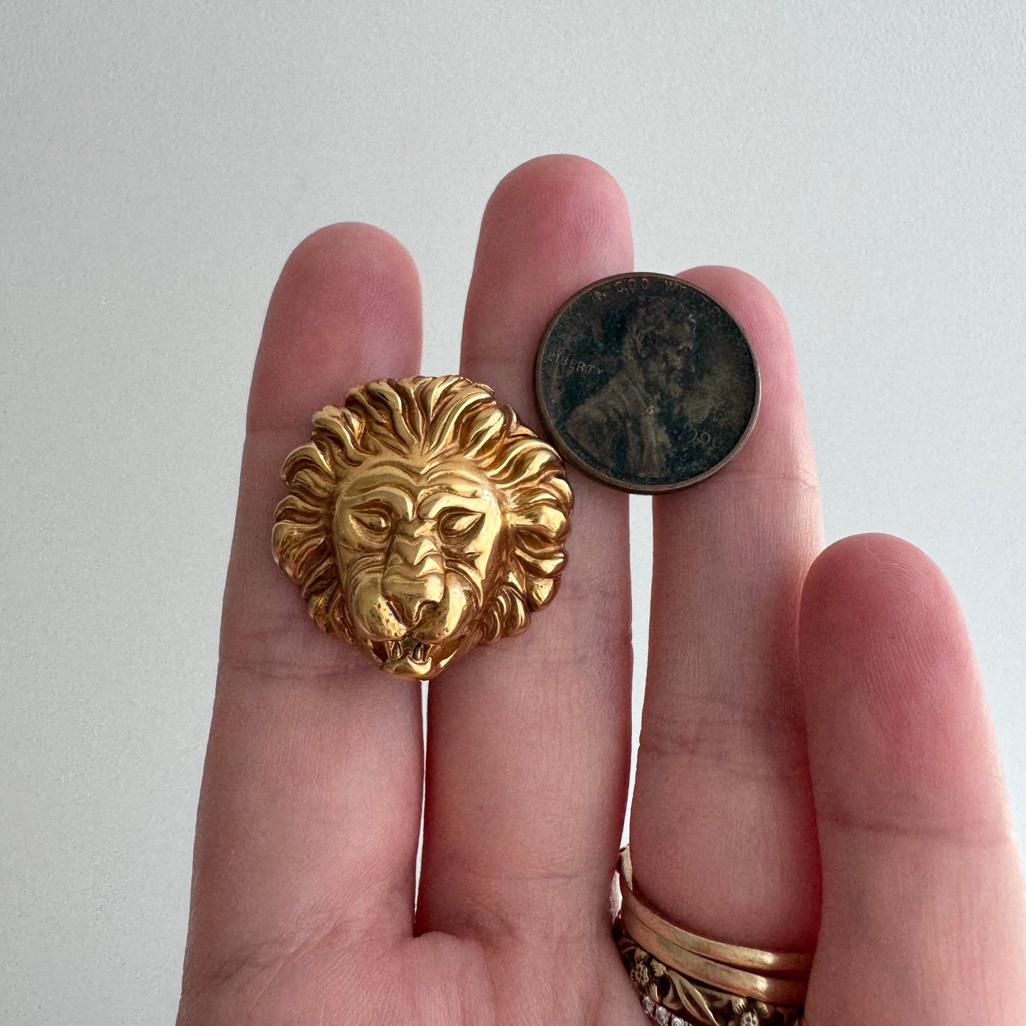 V I N T A G E // best beasts / 18k latch back lion face post statement earrings