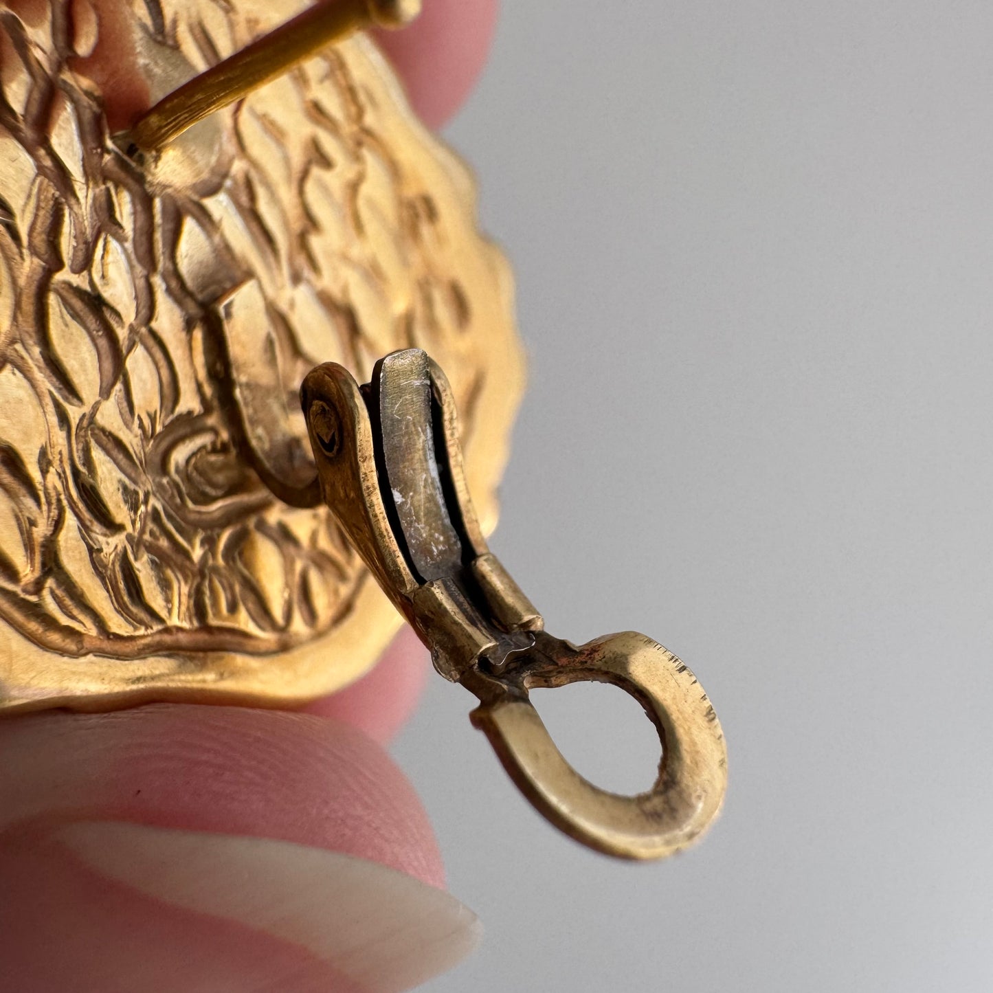 V I N T A G E // best beasts / 18k latch back lion face post statement earrings