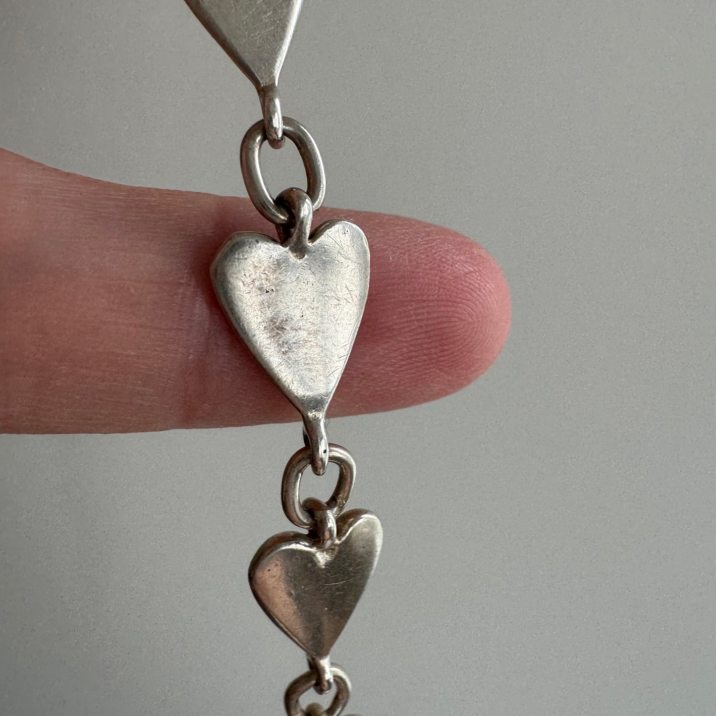 V I N T A G E // string of hearts / sterling silver heart link bracelet / 7", 9g