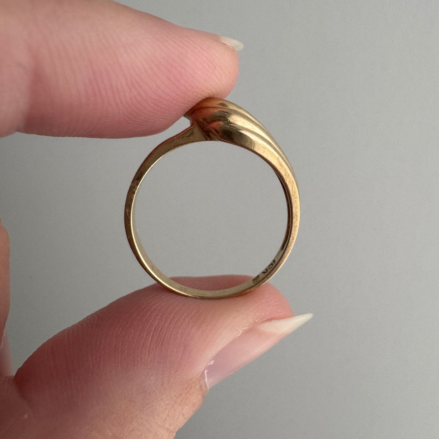 V I N T A G E // swan stacker / 10k yellow and white gold fancy stacker with melee diamonds / size 4.75