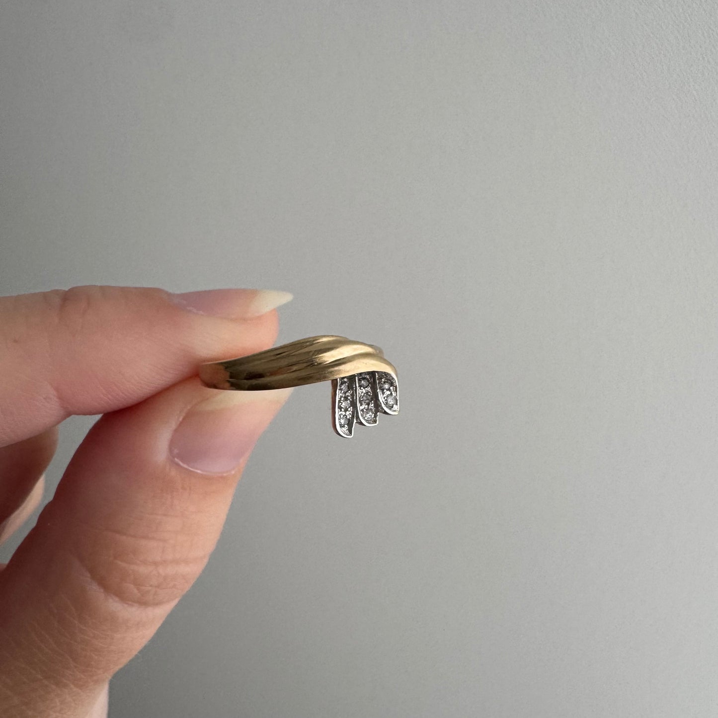 V I N T A G E // swan stacker / 10k yellow and white gold fancy stacker with melee diamonds / size 4.75