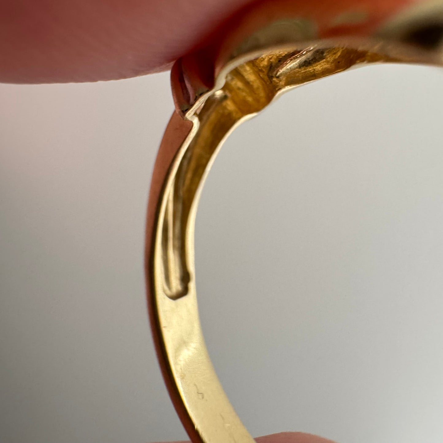 V I N T A G E // love link / 14k yellow and white gold love knot stacking band / size 7.25