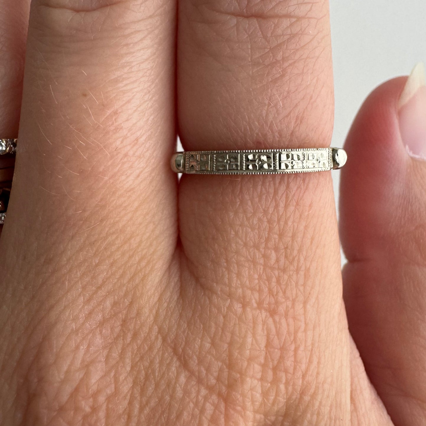 V I N T A G E // five blooms / 14k yellow and white gold embossed band / size 5.75+