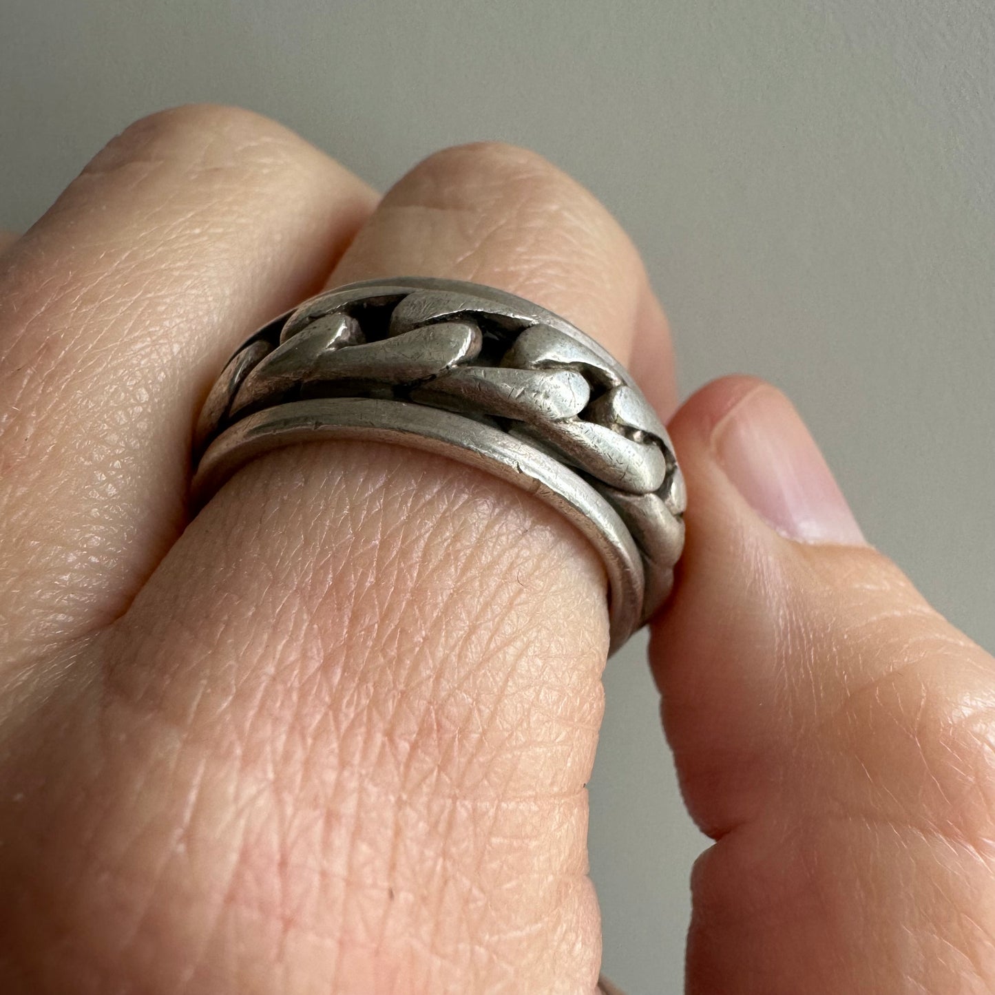 V I N T A G E // fidgety curb / sterling silver curb chain spinner ring / size 9.5-ish