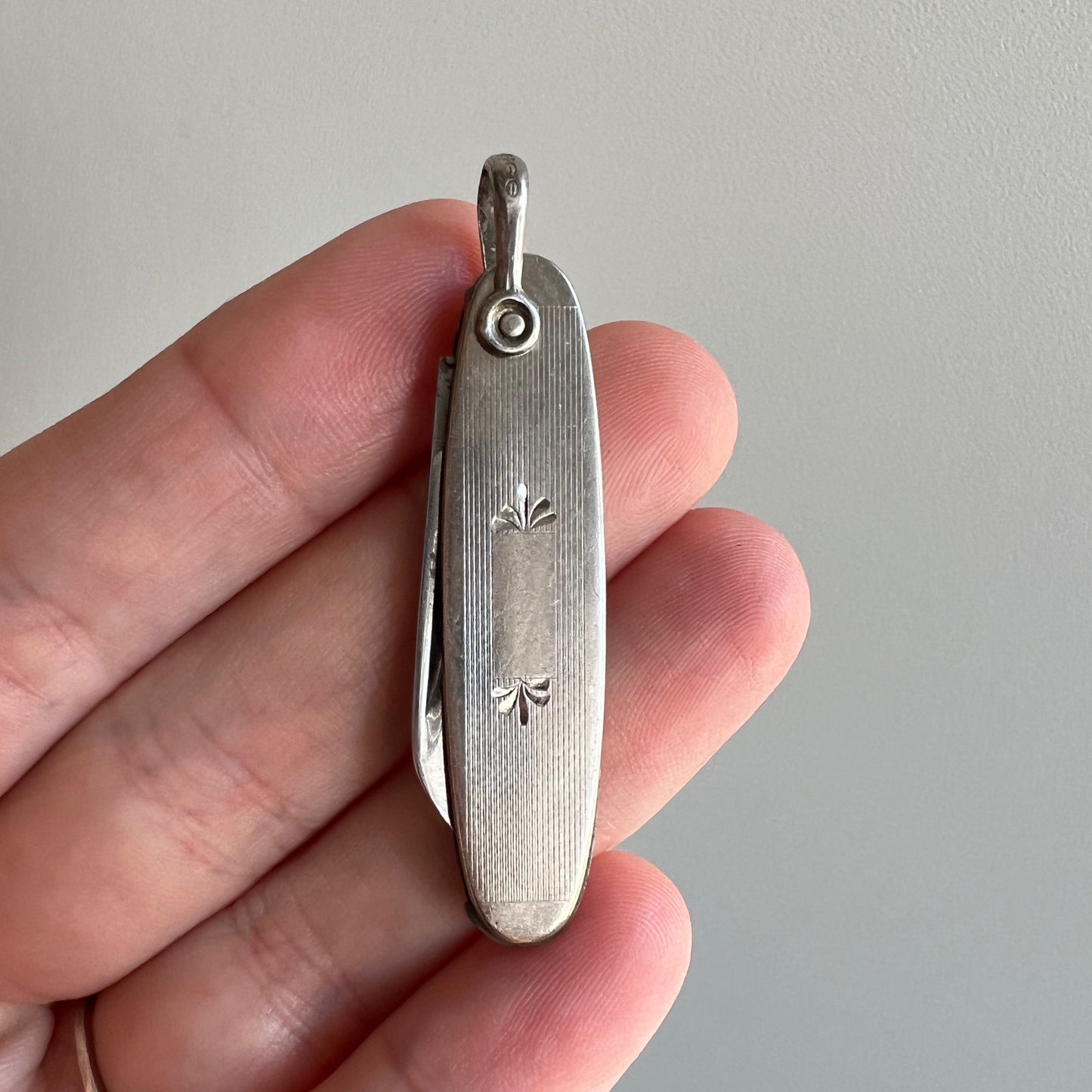 V I N T A G E // tiniest blade / sterling silver tiny pen knife / a pendant