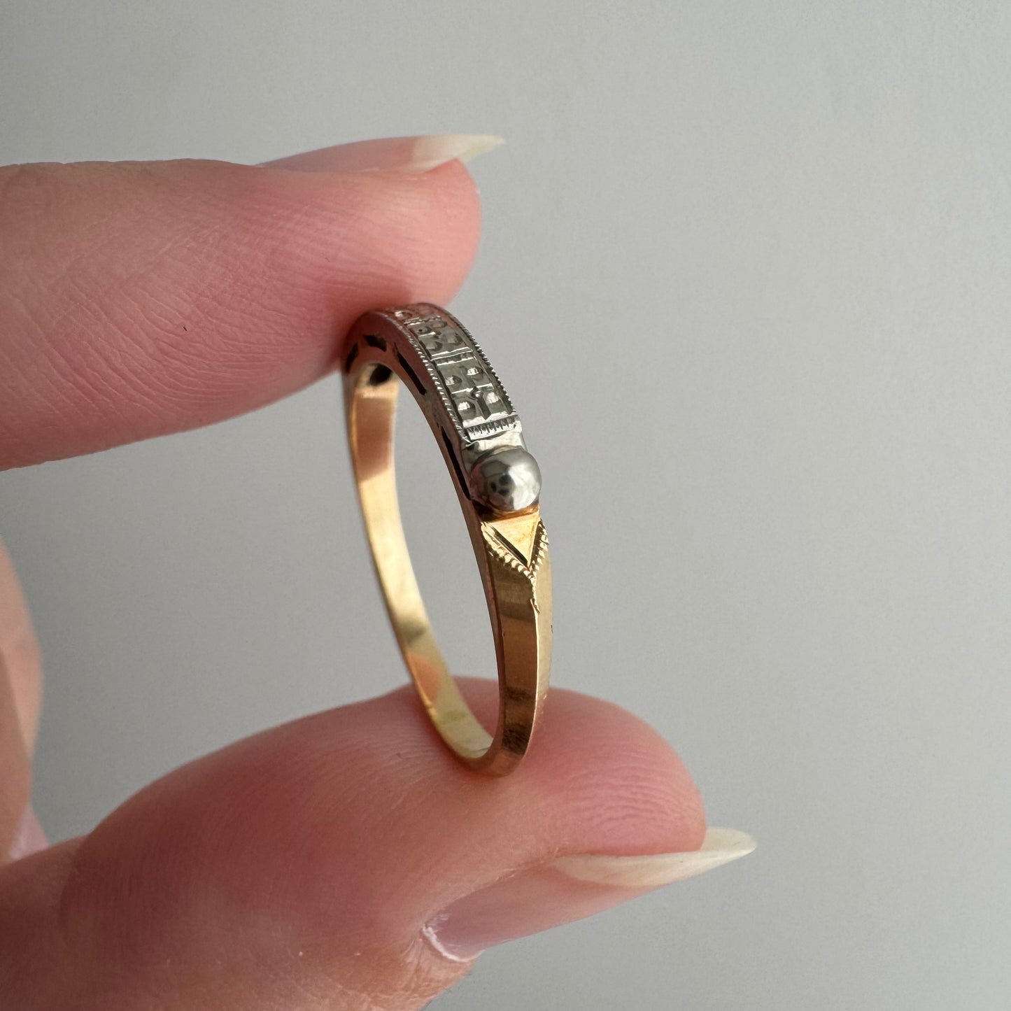 V I N T A G E // five blooms / 14k yellow and white gold embossed band / size 5.75+