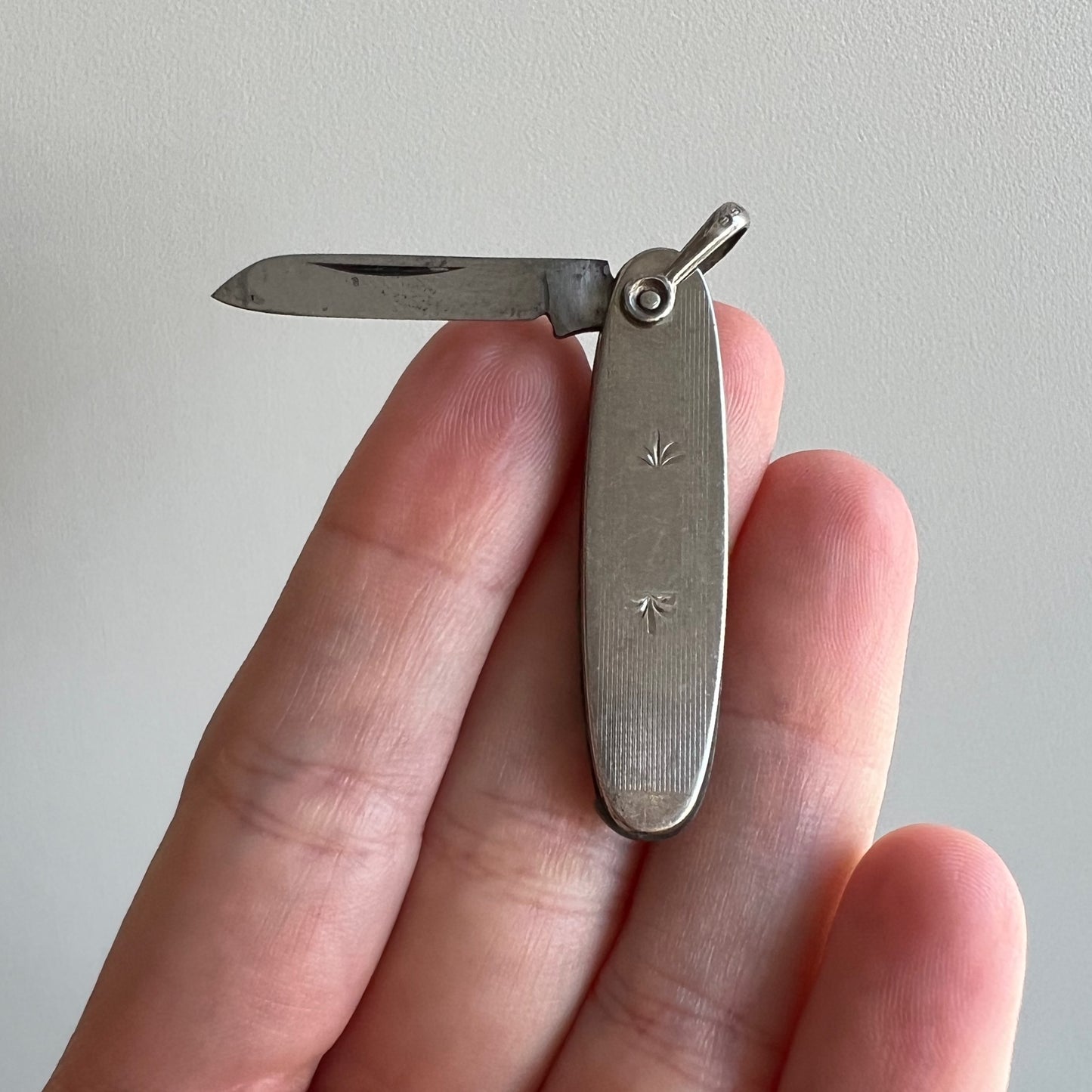 V I N T A G E // tiniest blade / sterling silver tiny pen knife / a pendant