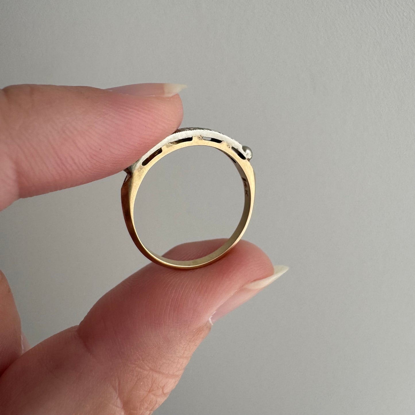 V I N T A G E // five blooms / 14k yellow and white gold embossed band / size 5.75+