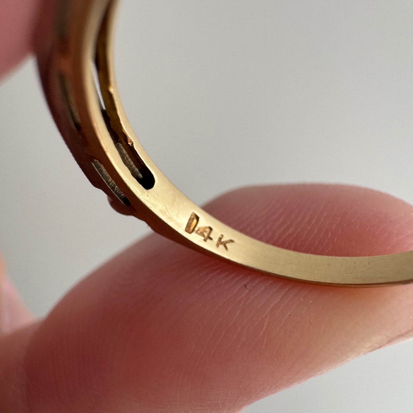 V I N T A G E // five blooms / 14k yellow and white gold embossed band / size 5.75+