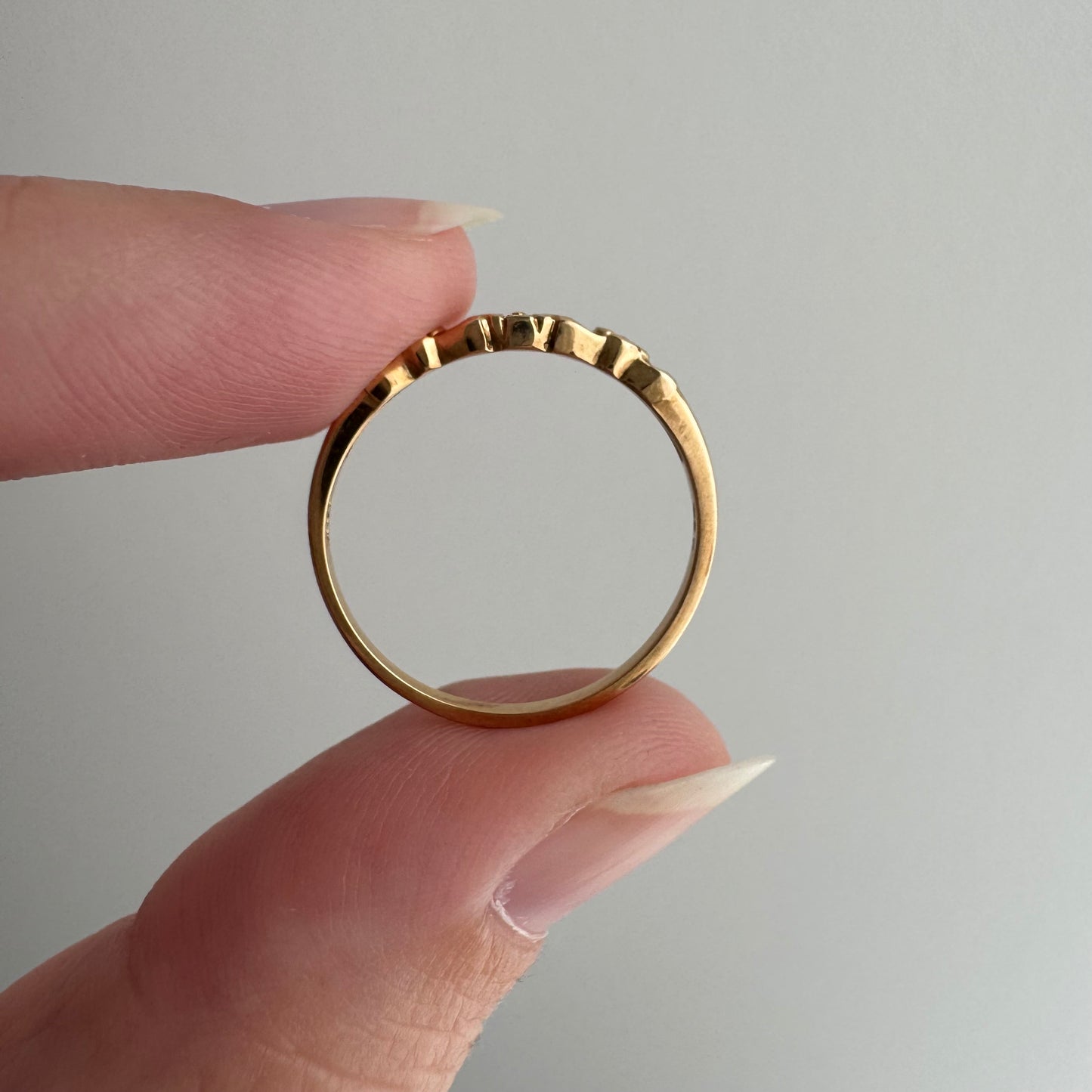 V I N T A G E // blissed blooms / 14k rosy yellow embossed blossom band / size 5.75