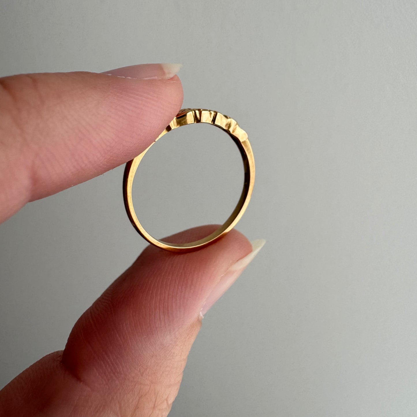 V I N T A G E // blissed blooms / 14k rosy yellow embossed blossom band / size 5.75