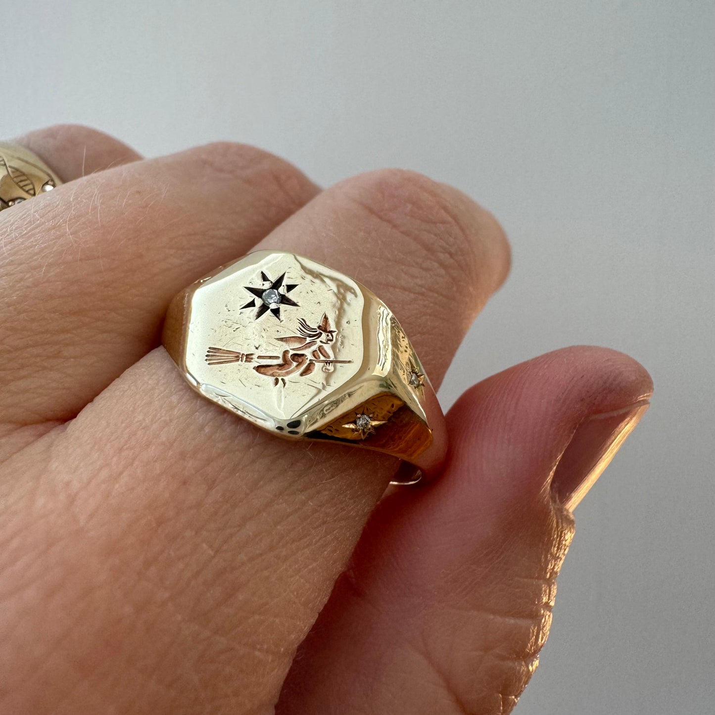 reimagined A N T I Q U E // the best witch / 9k yellow gold signet with a witch flying on a broom / size 10.75