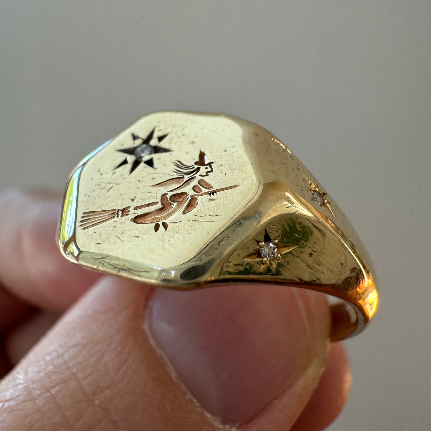 reimagined A N T I Q U E // the best witch / 9k yellow gold signet with a witch flying on a broom / size 10.75