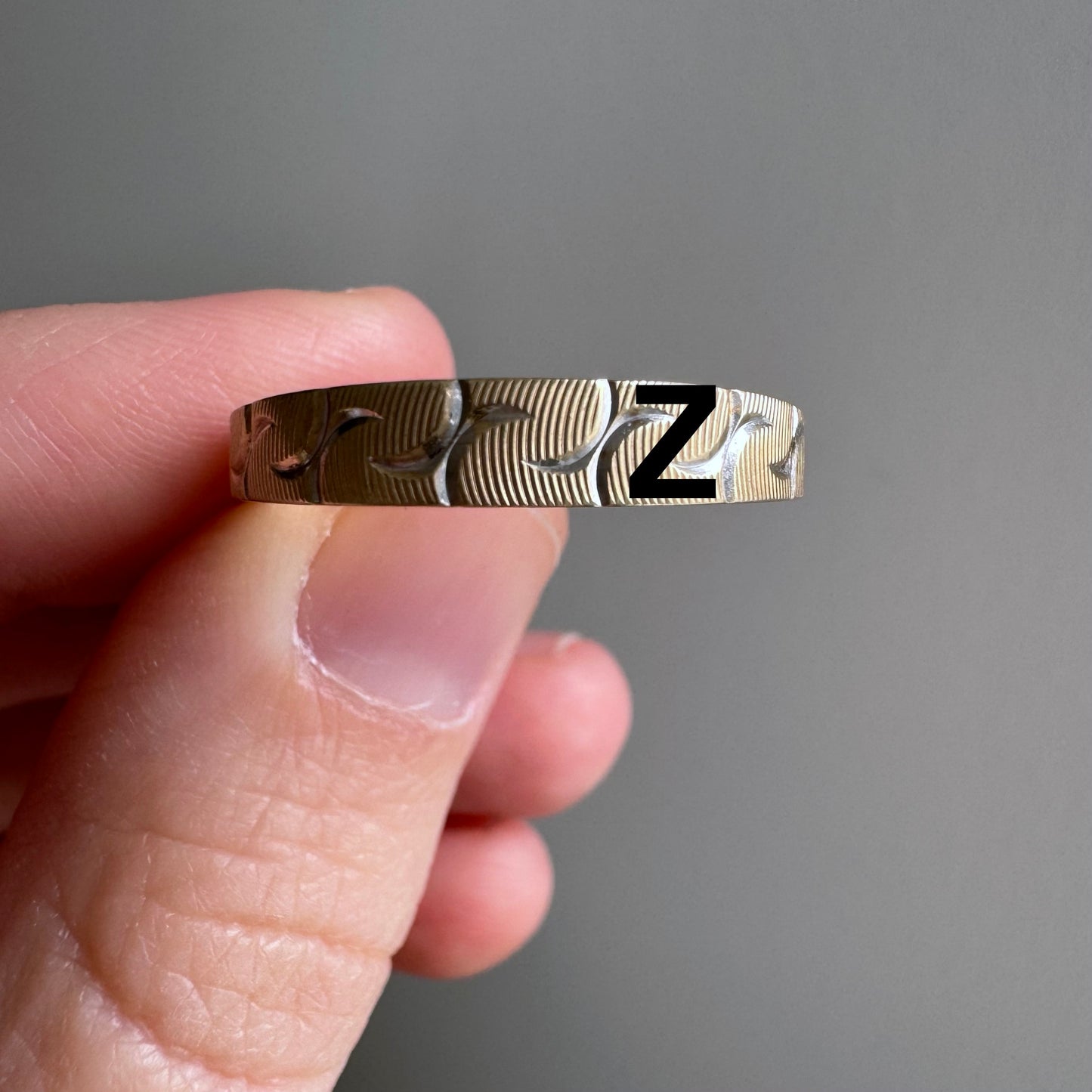 V I N T A G E // all the Zs / 10k yellow gold diamond cut Z band / size 10.75+