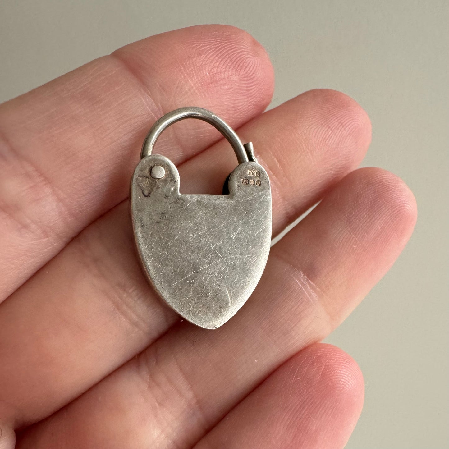 V I N T A G E // functional love / large sterling silver heart padlock / a charm or clasp / 25mm