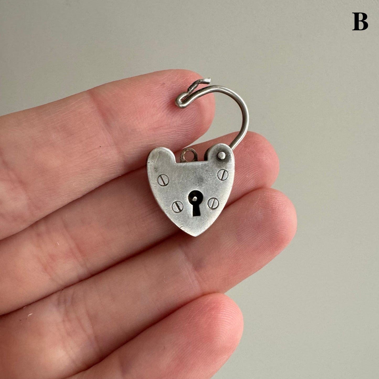 V I N T A G E // functional love / sterling silver heart padlock / a charm or clasp / 20-21mm