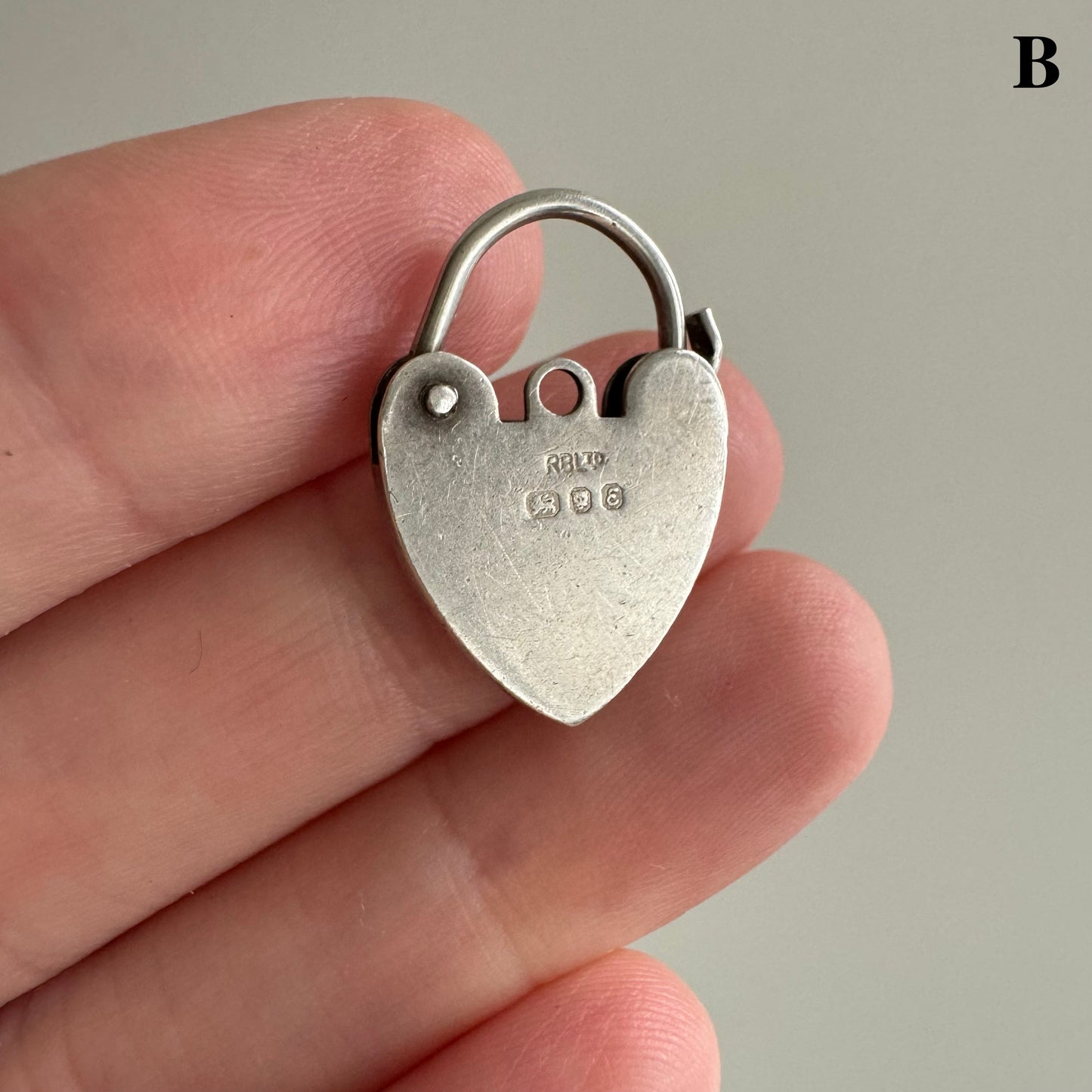 V I N T A G E // functional love / sterling silver heart padlock / a charm or clasp / 20-21mm