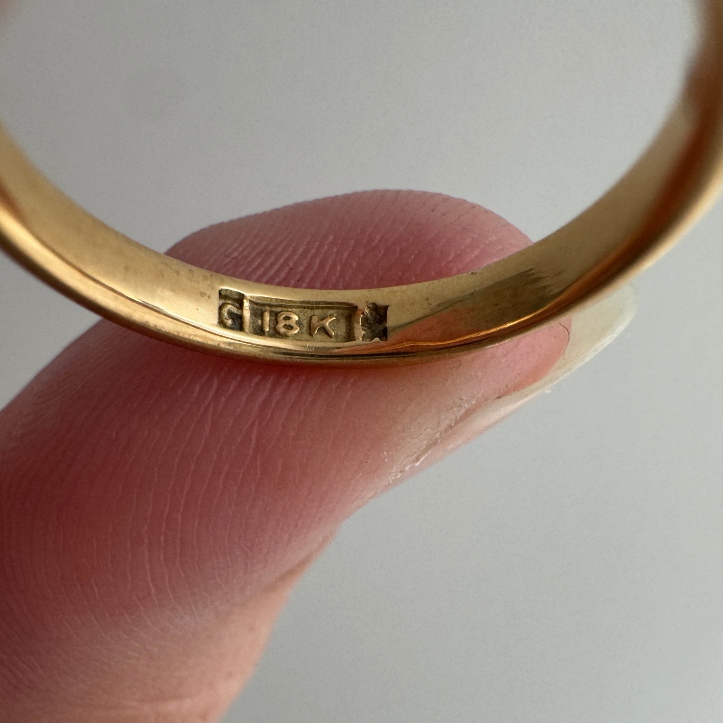 reimagined A N T I Q U E // star story / 18k plump band with five new star-set diamonds / size 4+