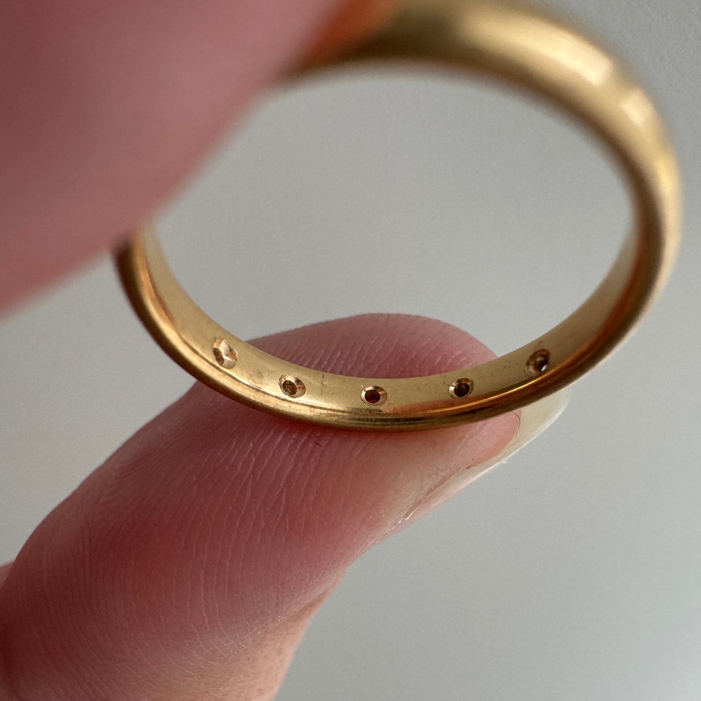 reimagined A N T I Q U E // star story / 18k plump band with five new star-set diamonds / size 4+