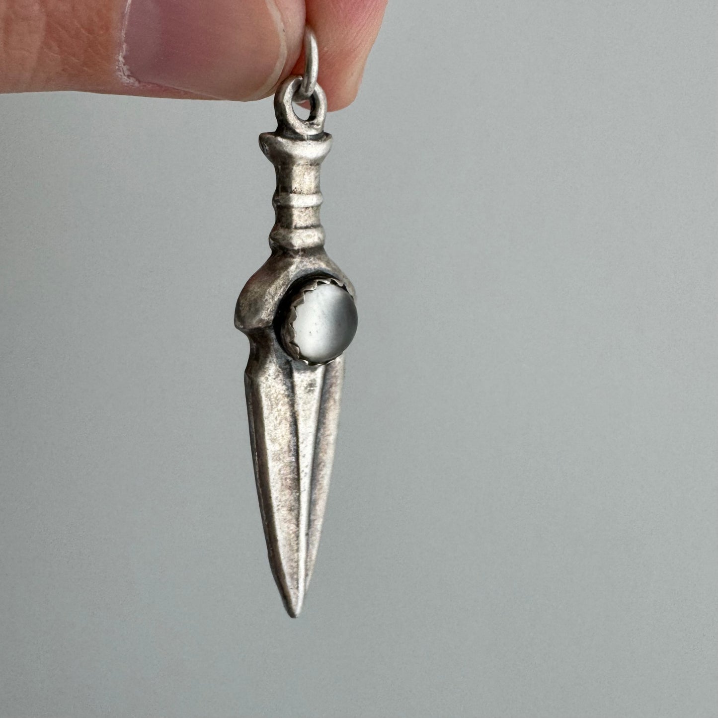 V I N T A G E // moon maiden protector / sterling silver and moonstone dagger-like pendant