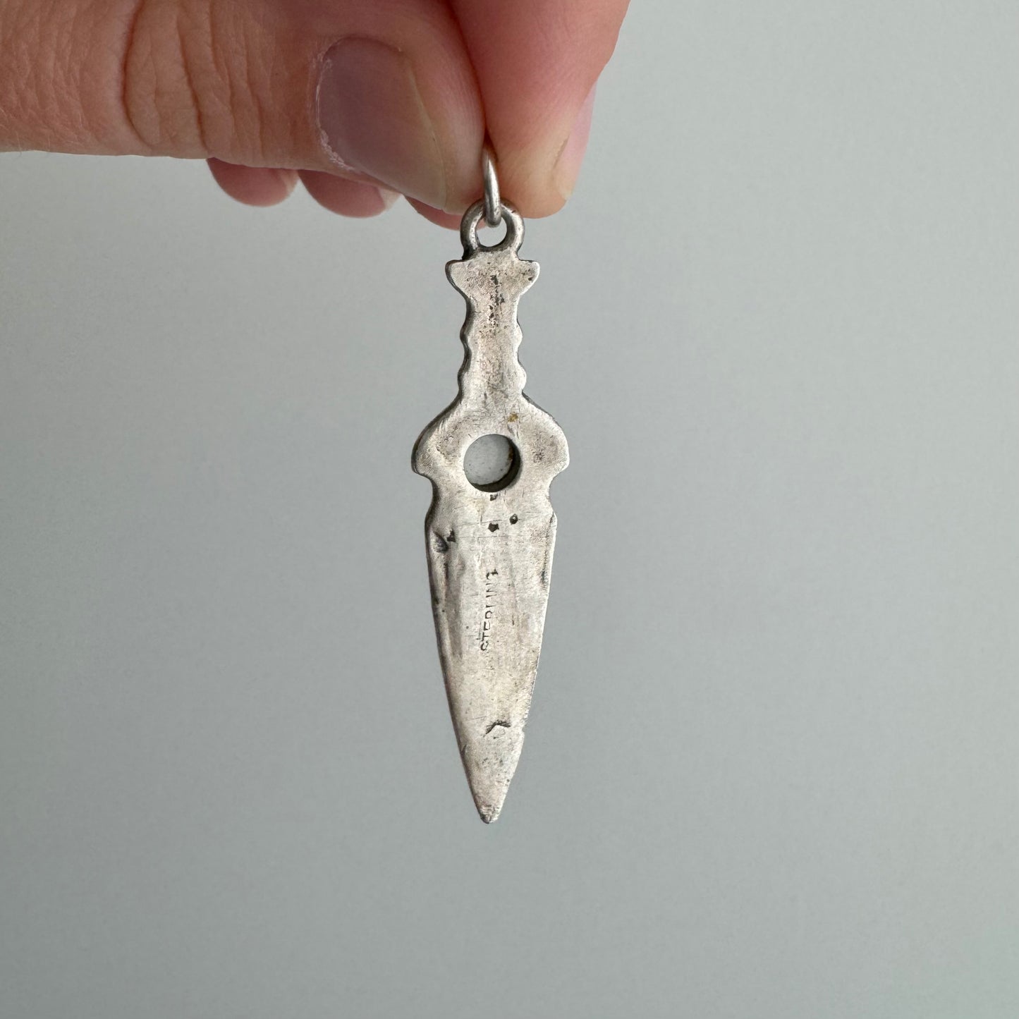 V I N T A G E // moon maiden protector / sterling silver and moonstone dagger-like pendant