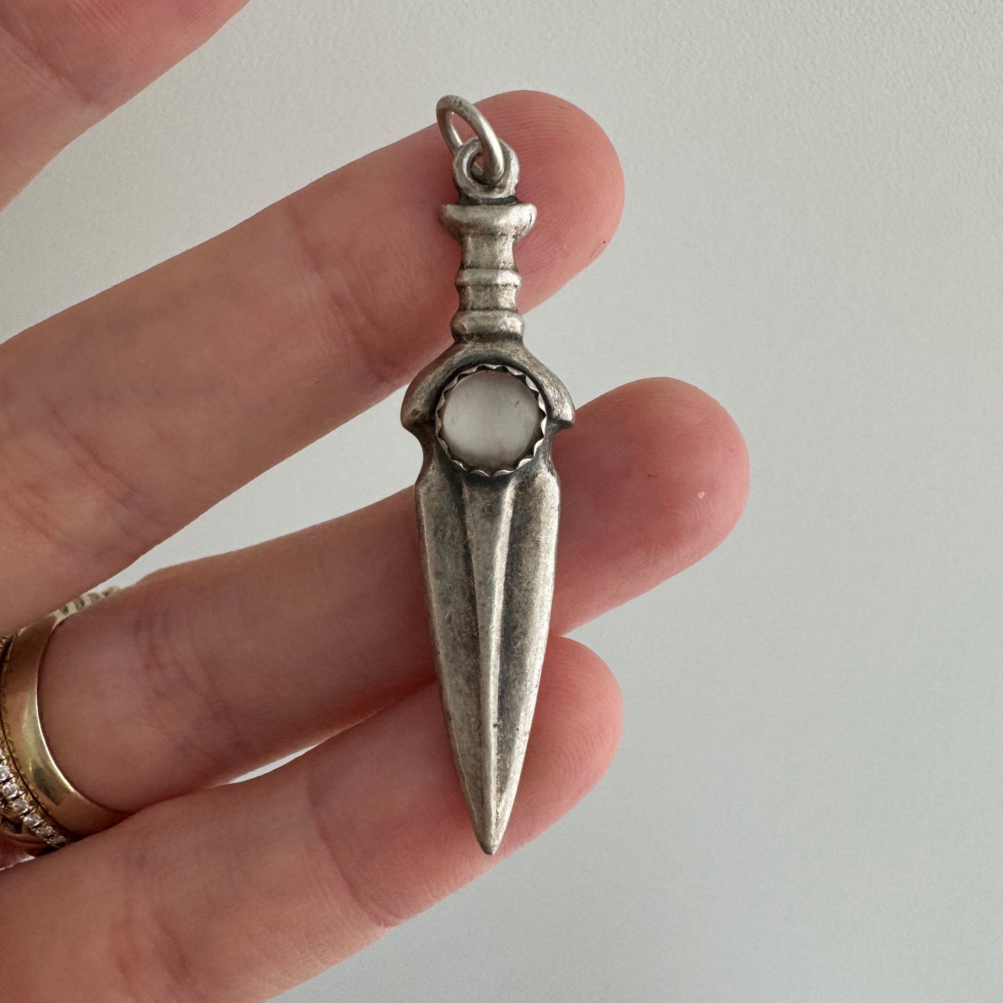 V I N T A G E // moon maiden protector / sterling silver and moonstone dagger-like pendant