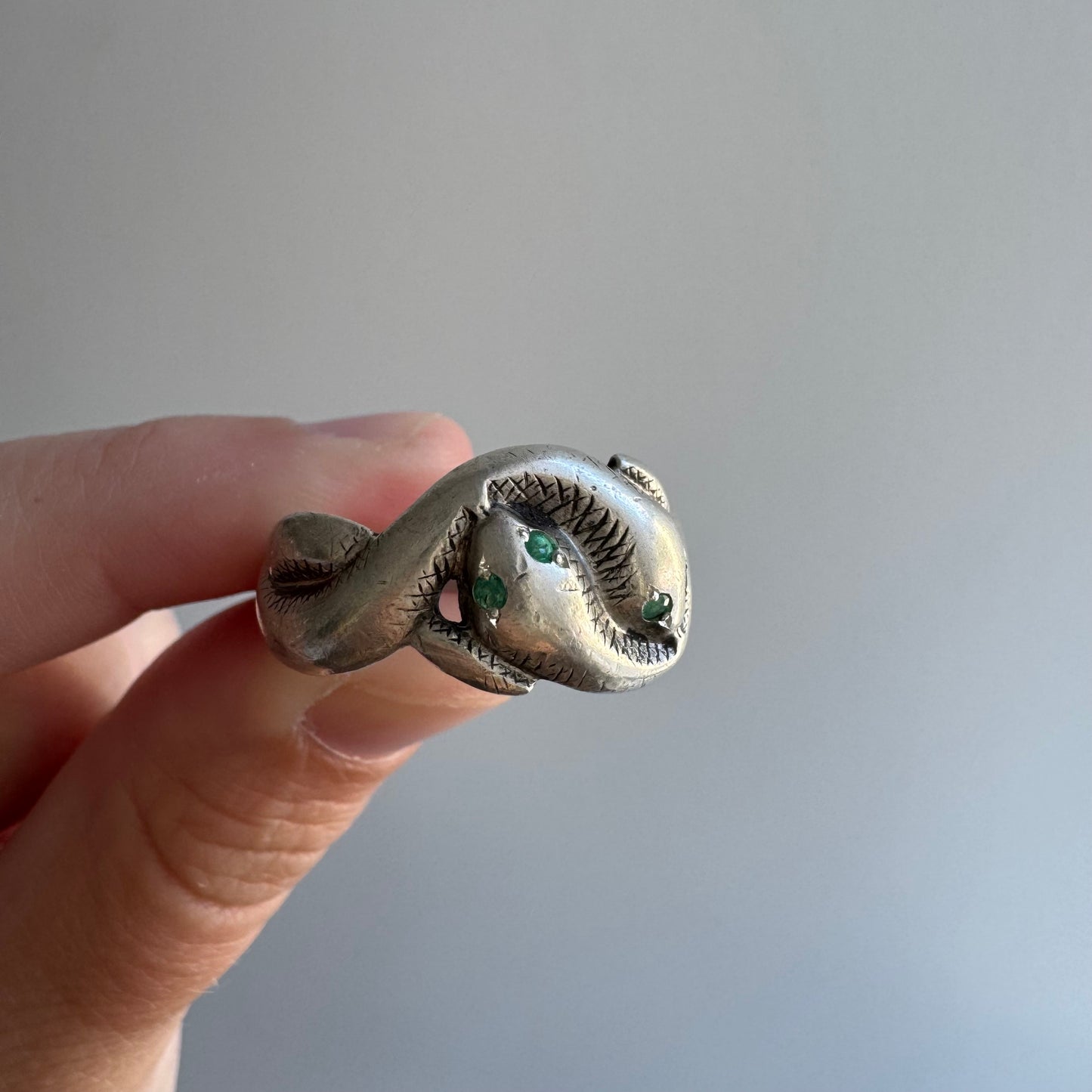 rehabbed V I N T A G E // slithering snakes / sterling silver and emerald double snake band by Uncas / size 9+