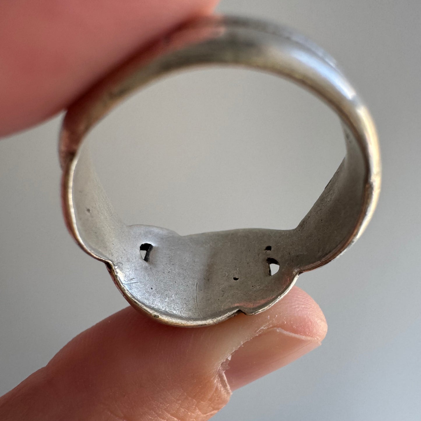 rehabbed V I N T A G E // slithering snakes / sterling silver and emerald double snake band by Uncas / size 9+