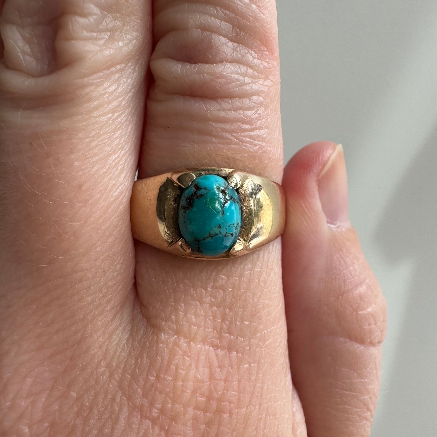 V I N T A G E // like an egg / 10k and natural turquoise signet dome ring / size 10.5+