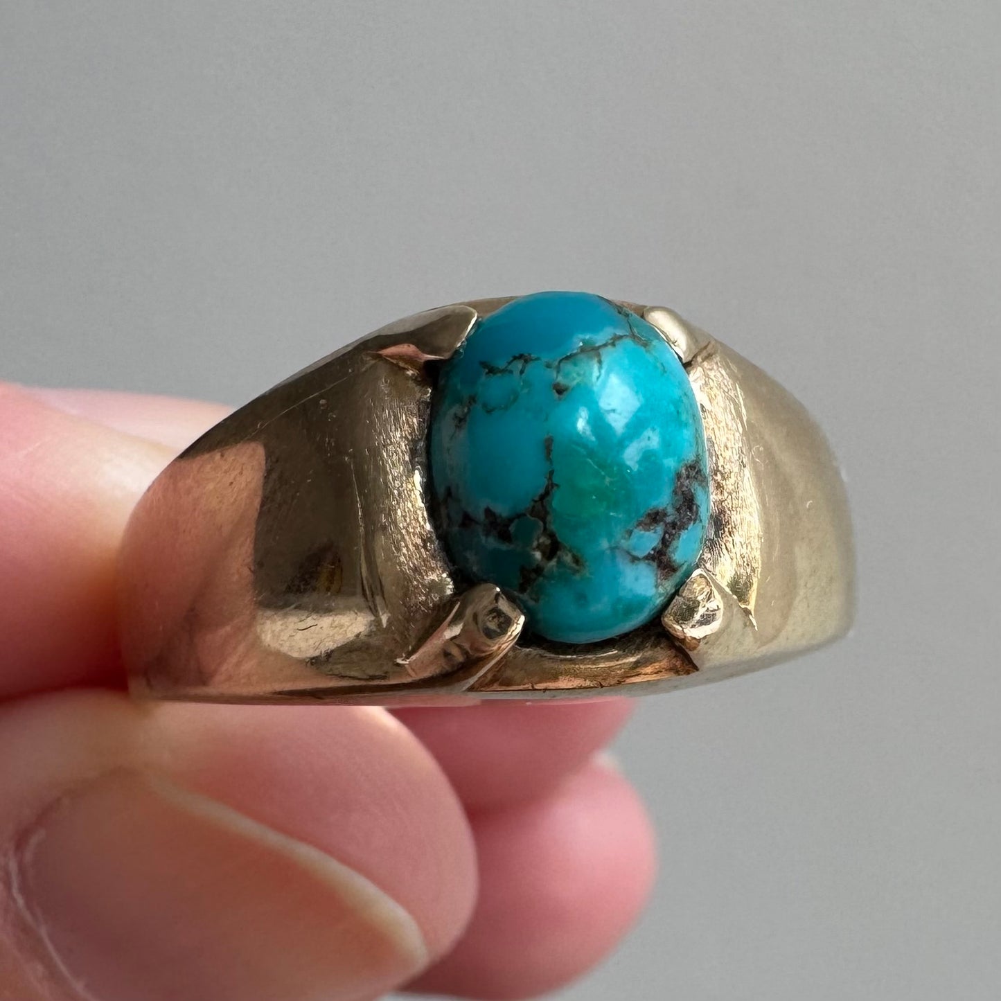 V I N T A G E // like an egg / 10k and natural turquoise signet dome ring / size 10.5+