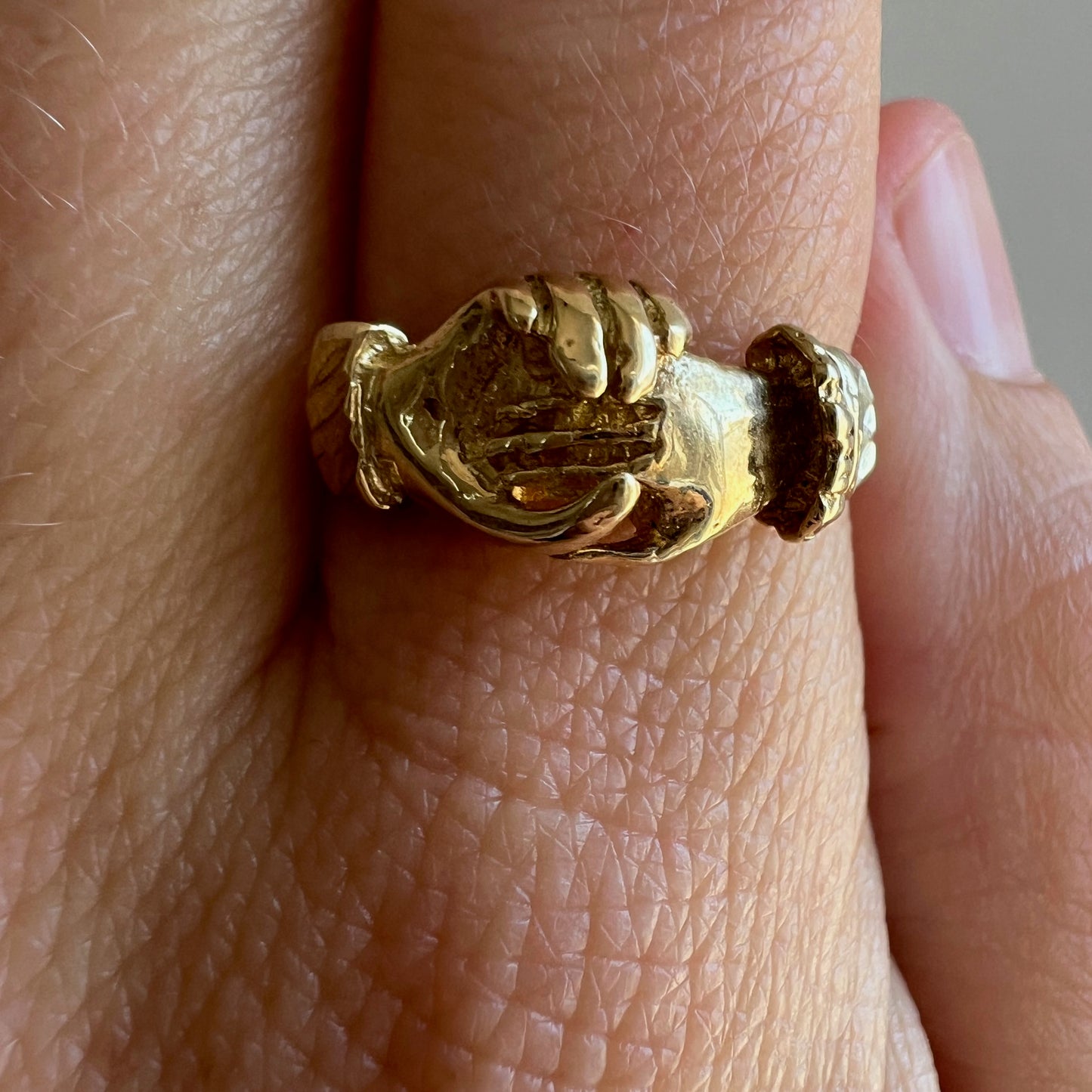 V I N T A G E // 10k / Fede Gimmel ring / yellow gold / Claddagh / size 7