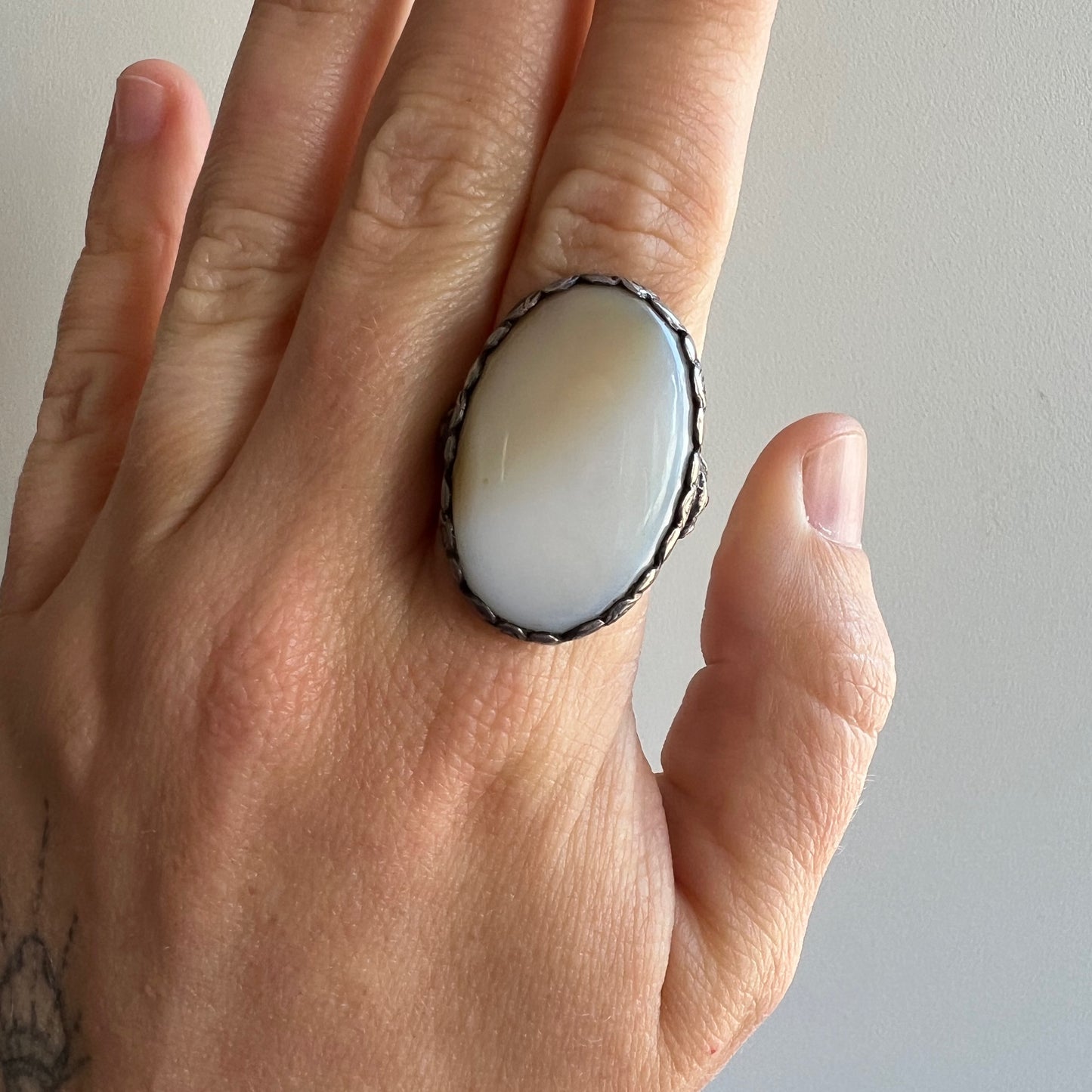 V I N T A G E // quiet chess / sterling silver and agate Peruzzi style ring / size 6.5-ish