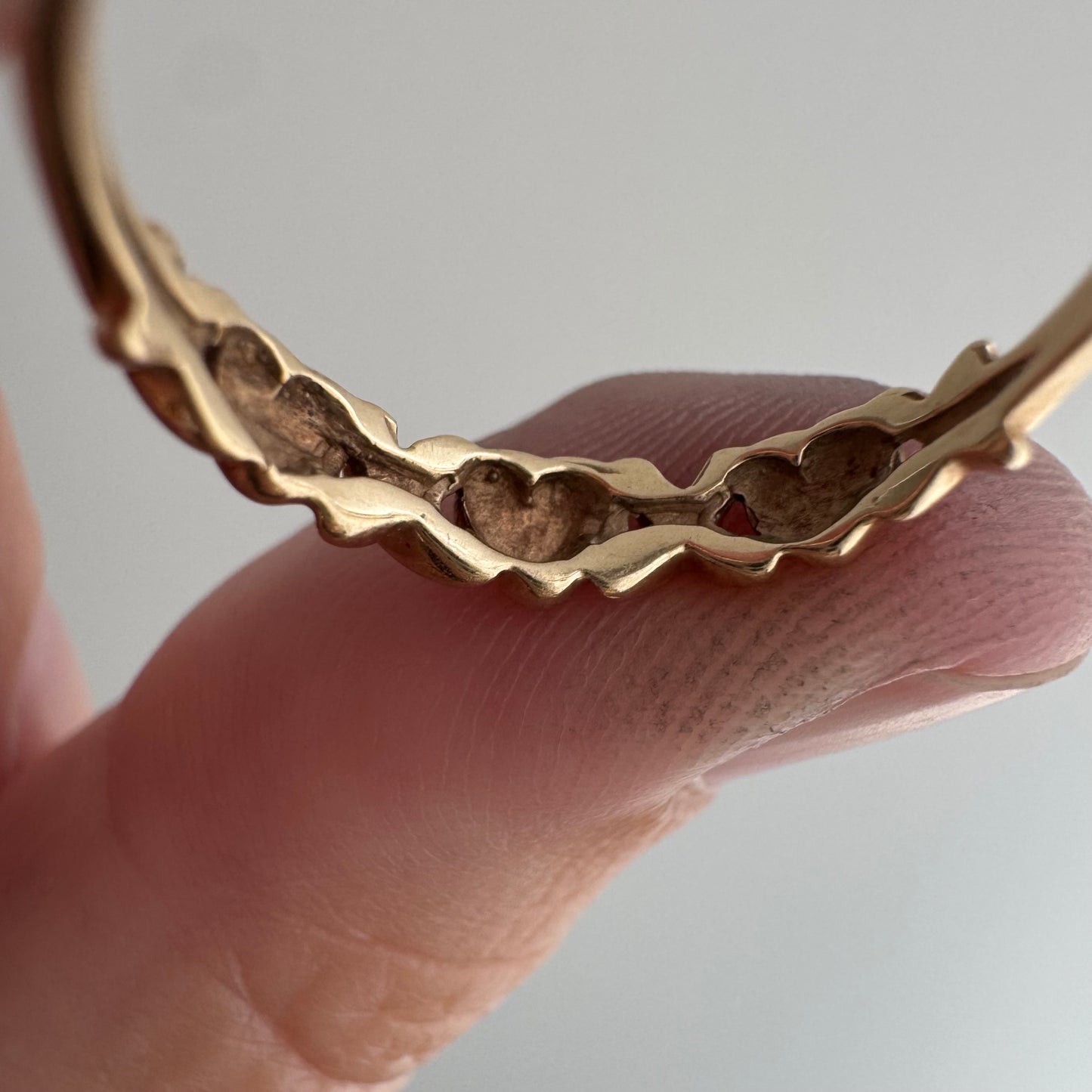 V I N T A G E // love & kisses / 10k X and heart half eternity stacking band / size 6.25+