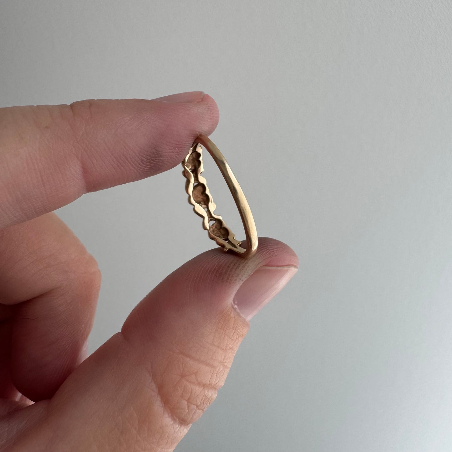 V I N T A G E // love & kisses / 10k X and heart half eternity stacking band / size 6.25+