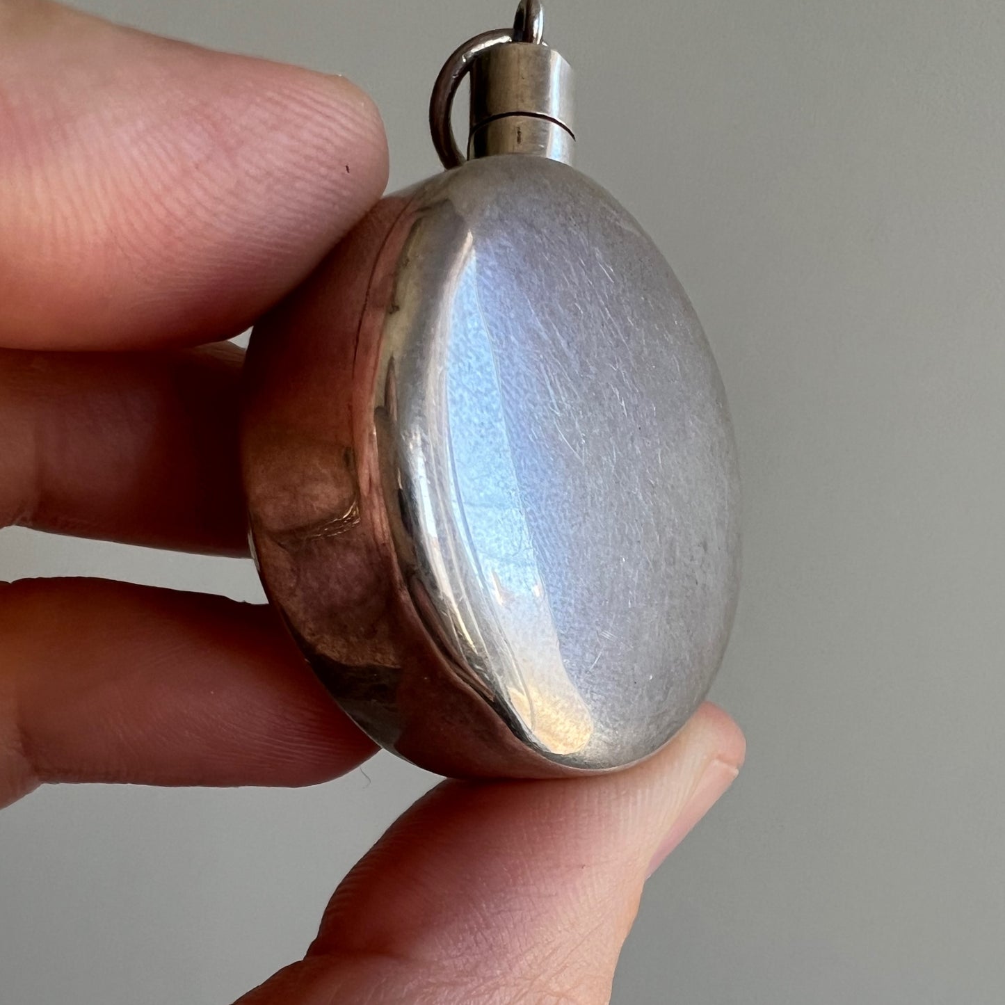 V I N T A G E // full moon potion / sterling silver round vinaigrette perfume bottle / a pendant